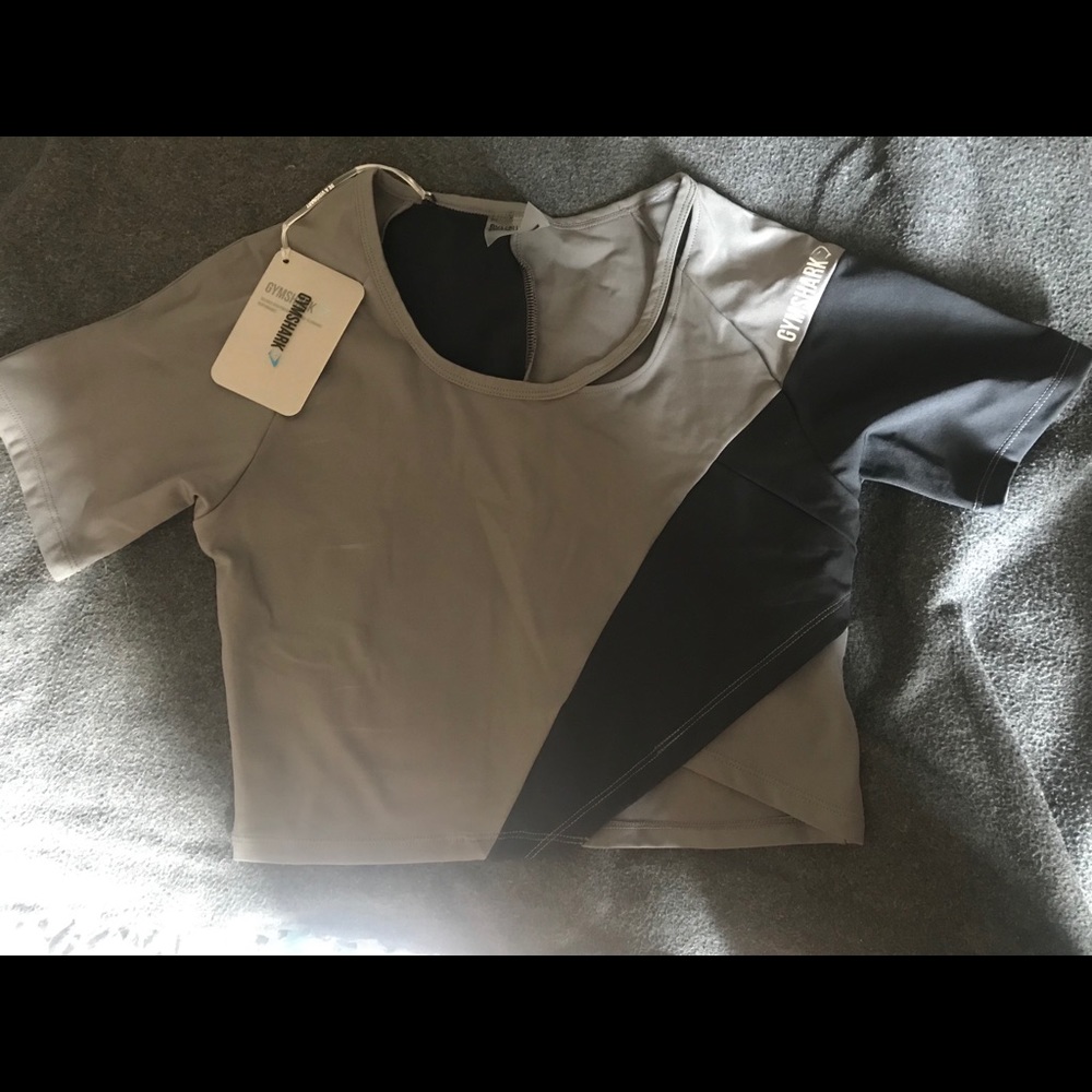 Assymetrical Gym Shark Crop